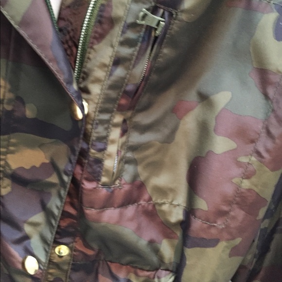 JCrew Camo Lightweight Parka - Picture 9 of 11